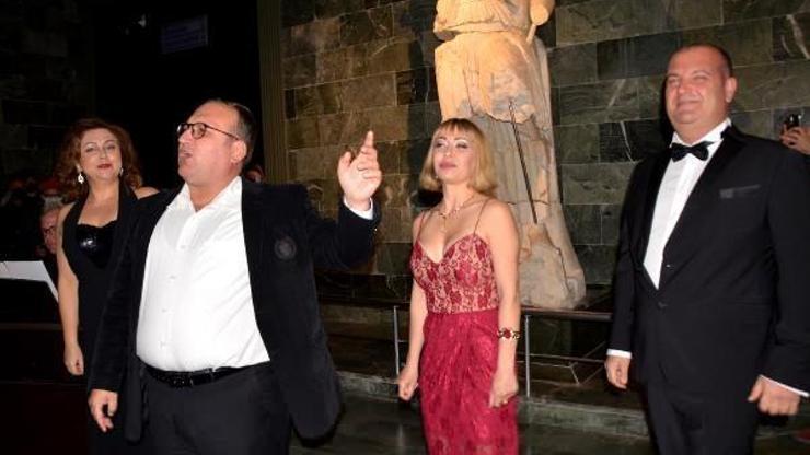 Antalya Müzesi, opera şarkılarıyla yankılandı