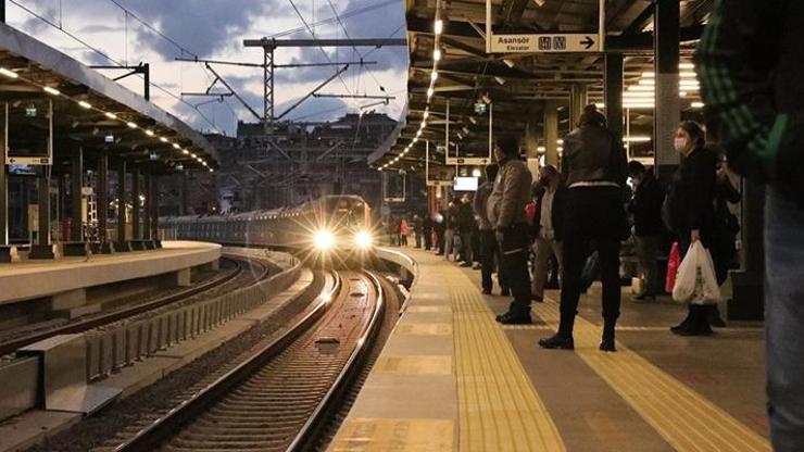 İstanbullular dikkat Marmaray seferleri uzatıldı