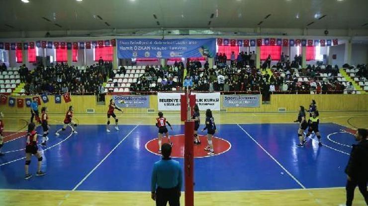 Sivasta liseler arası voleybol turnuvası sonuçlandı