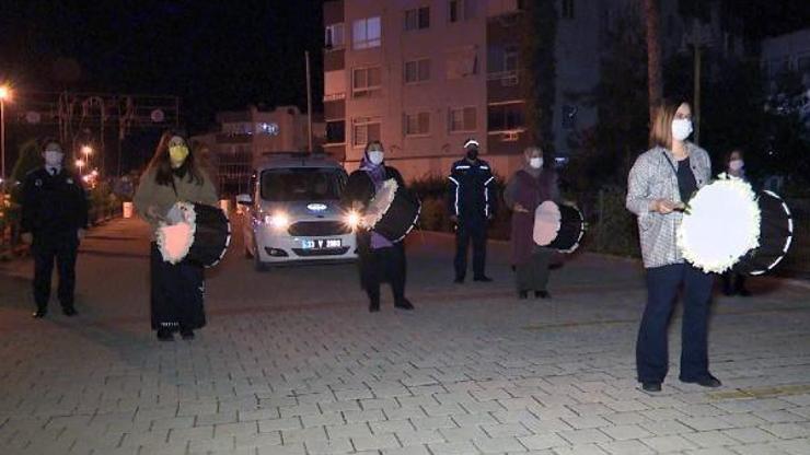 Erdemliler sahura kadın davulcuların manileriyle uyandı