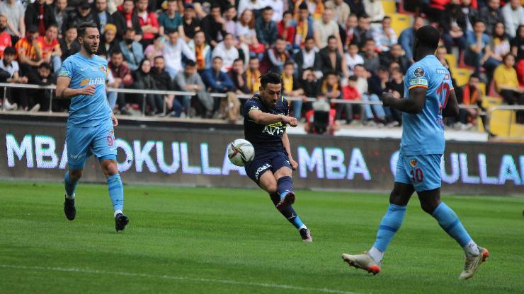 Son dakika... Fenerbahçede derbi öncesi korkulan olmadı