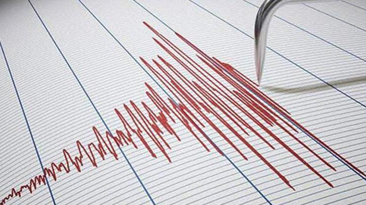 Son dakika: Karadenizde korkutan deprem... İstanbulda da hissedildi