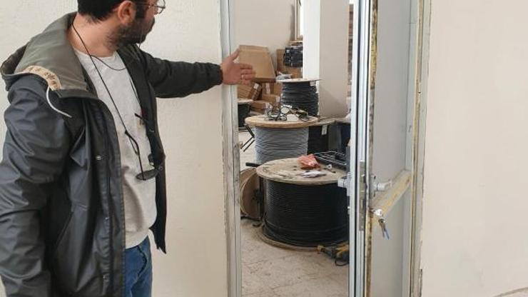 Foçada içme suyu arıtma tesisi inşaatı deposuna hırsızlar dadandı