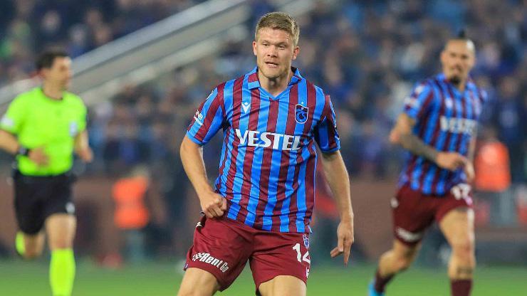 Son dakika... Trabzonsporda Cornelius krallığa koşuyor