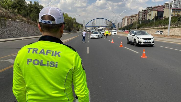 Ankarada bayram öncesi 1500 polisle trafik denetimi