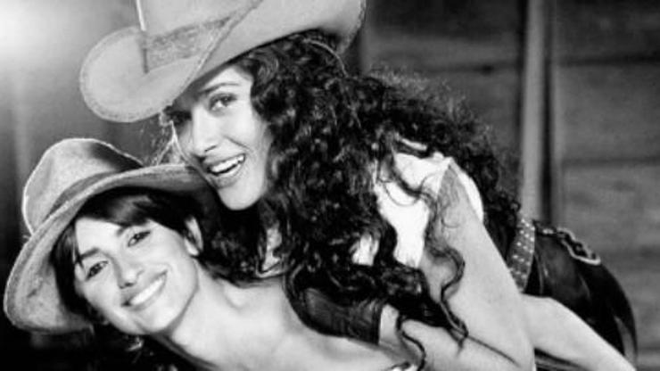 Salma Hayek, Penelope Cruz’un doğum gününü kutladı