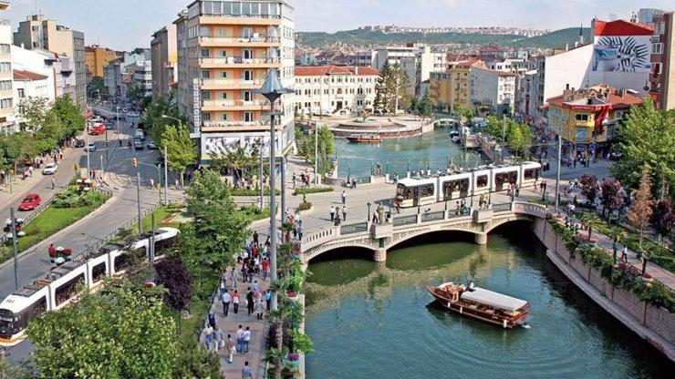 Eskişehir için bayram namazı saati 2 Mayıs 2022 Diyanet Eskişehir bayram namazı vakti Eskişehir Ramazan bayramı namazı kaçta kılınıyor