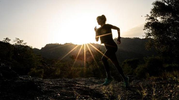 Sporcular sınırlarını zorladı, deniz seviyesinden 2365 metre zirveye koştu