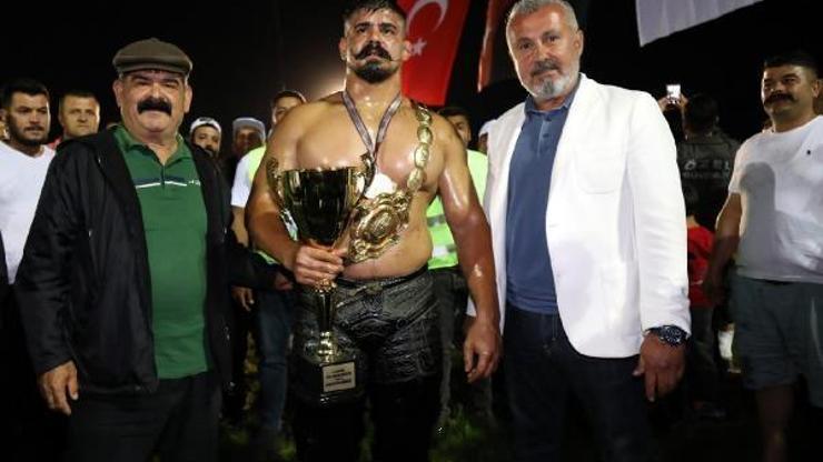 Manavgatta başpehlivan Cengizhan Şimşek