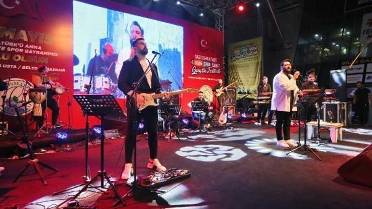 Sakiler, ‘Gençlik Konseri’nde Gaziosmanpaşa’da sahne aldı