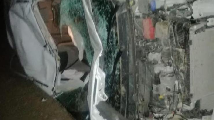 Kütahyada otomobil şarampole devrildi: 1 ölü, 1 yaralı