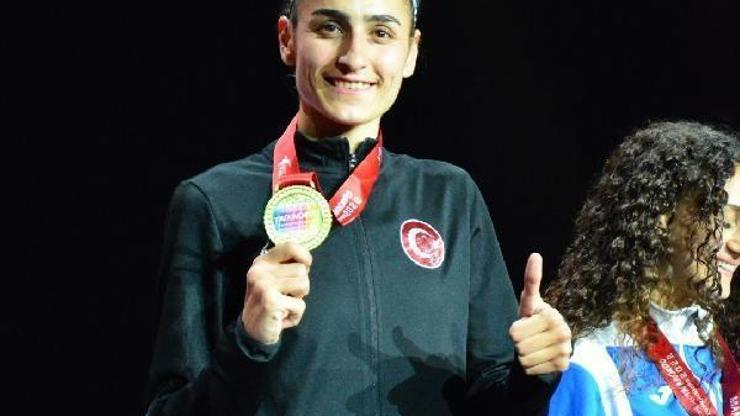 Bursa Büyükşehir Belediyesporlu taekwondocu İlgünden altın madalya