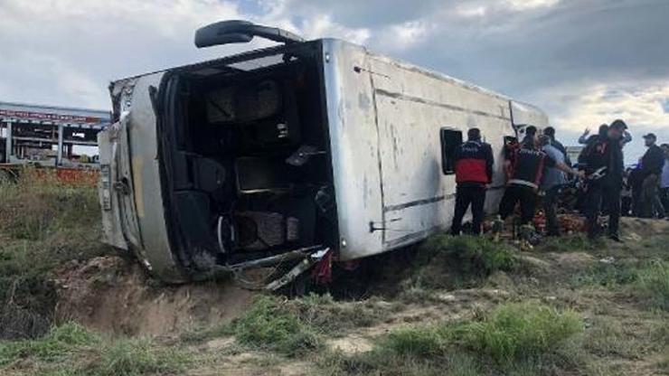 Çankırıda işçileri taşıyan otobüs devrildi: 3ü ağır 18 yaralı