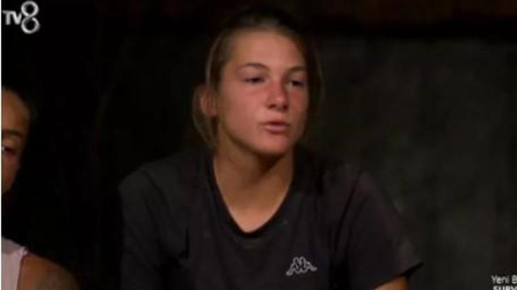Survivor Nisa seremonide uyuyakaldı