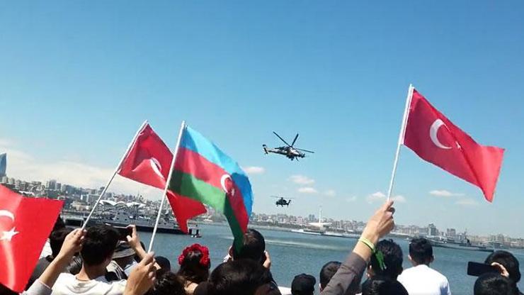 TEKNOFESTte atak helikopterlerinden nefes kesen gösteri
