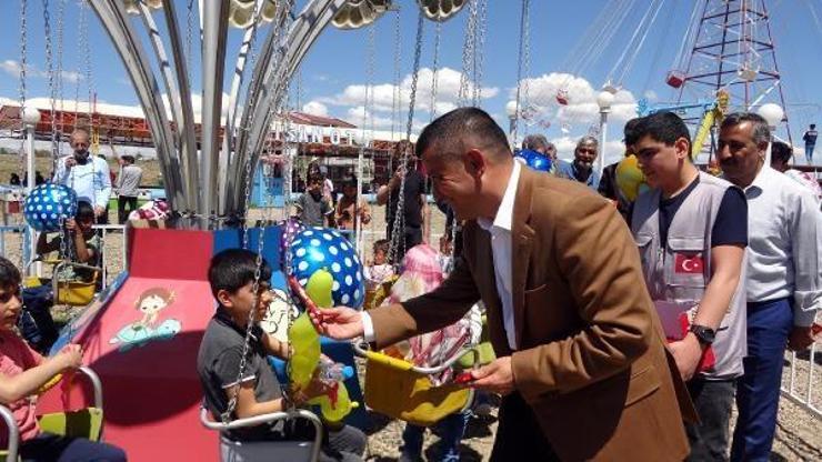 Vanda 72 çocuk ilk kez lunaparkta eğlendi