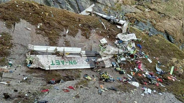 Nepalde düşen uçakta 22 kişinin cansız bedenine ulaşıldı