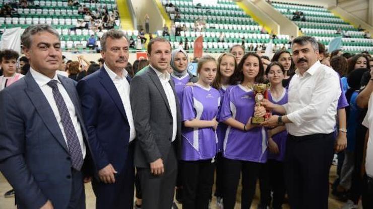 Yıldırım Belediyesi’nden okullara ‘spor’ desteği