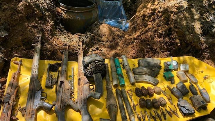 Teröristlerin mühimmat deposu olarak kullandığı sığınak imha edildi