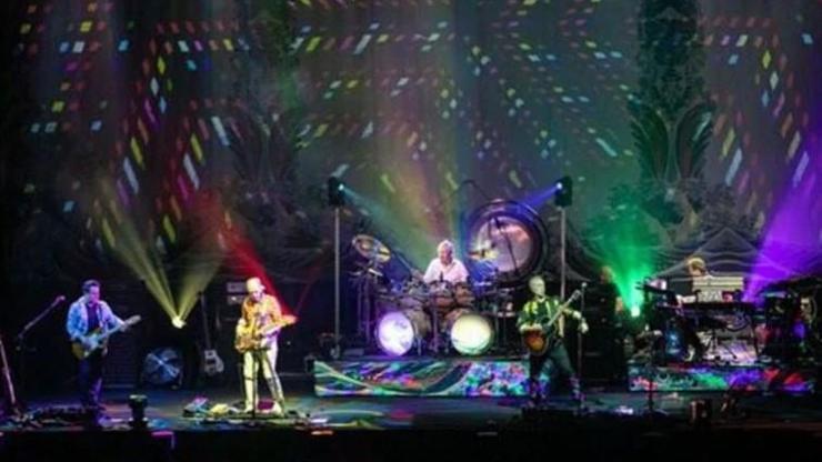 İstanbulda Pink Floyd rüzgarı esti