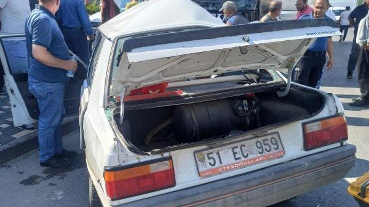 Yolcu otobüsü ile otomobil çarpıştı: 1 yaralı