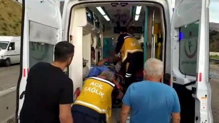 Turistleri taşıyan otobüs kaza yaptı: Ölü ve yaralılar var