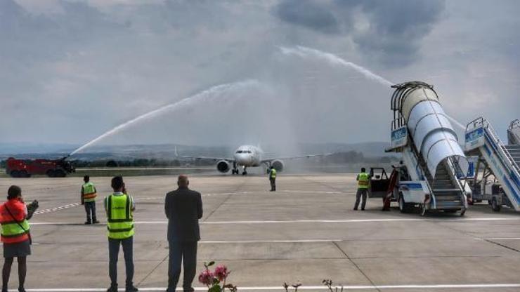 Umman-Bursa uçak seferleri 216 yolcu ile başladı