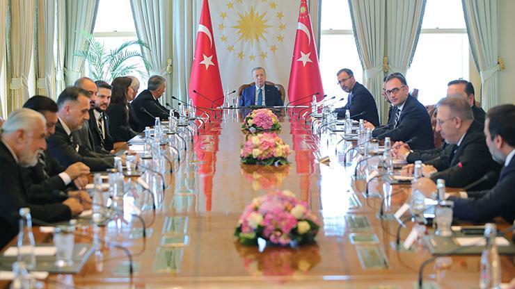 Cumhurbaşkanı Erdoğan, Beşiktaş yönetimini kabul etti