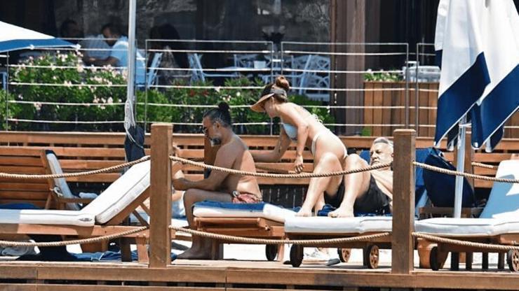 Ünlü çiftin tatil keyfi