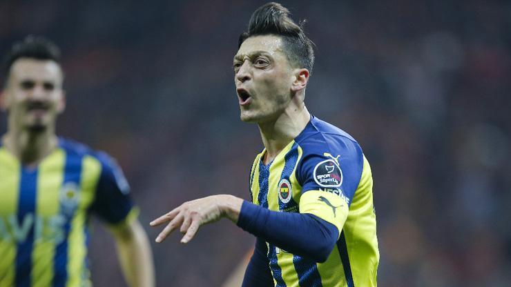 Fenerbahçede Mesut Özil belirsizliği sürüyor