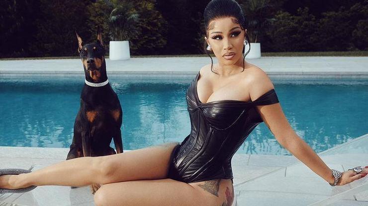 Cardi Bden filtresiz paylaşım