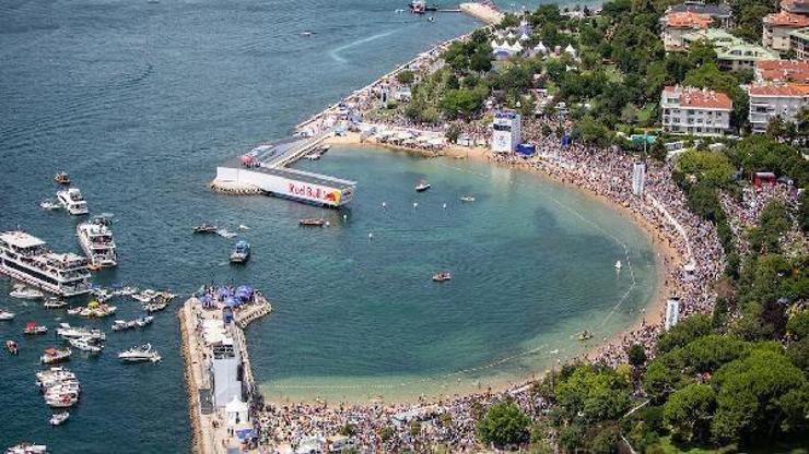 5. Red Bull Uçuş Günü’nde kazananı ünlüler belirleyecek
