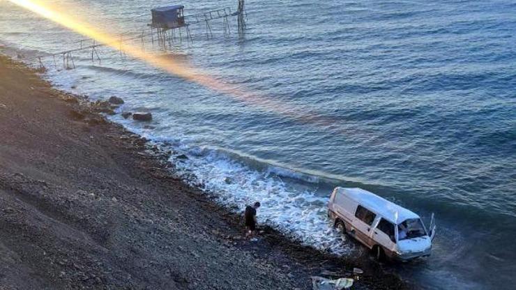 Şarköyde denize uçan minibüsün şoförü yaralandı
