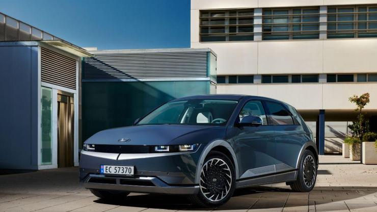 Elektrikli IONIQ 5 çarpışmadan geçti