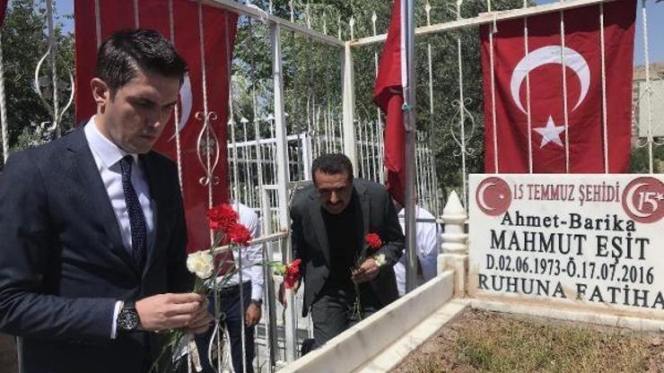 Derikli 15 Temmuz şehidi Mahmut Eşit, kabri başında anıldı