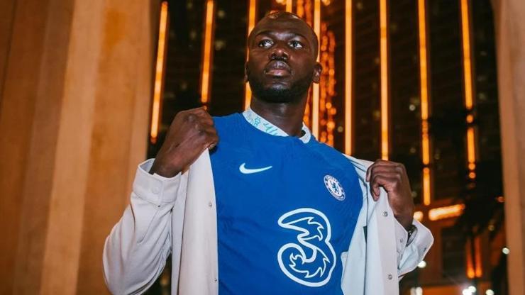 Kalidou Koulibaly Chelseaye transfer oldu