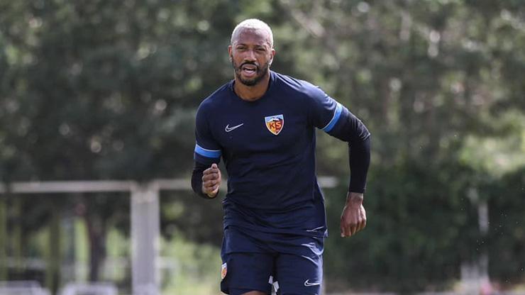 Manuel Fernandes İrana transfer oluyor