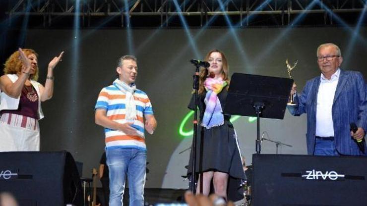 Sümeyye Boyacıya Sevgi, Barış, Dostluk ödülü