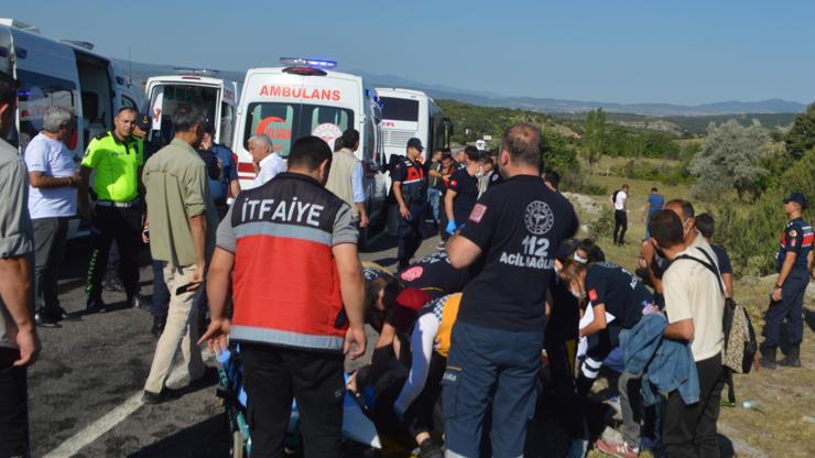 Kütahyada işçileri taşıyan otobüs devrildi; 11 yaralı