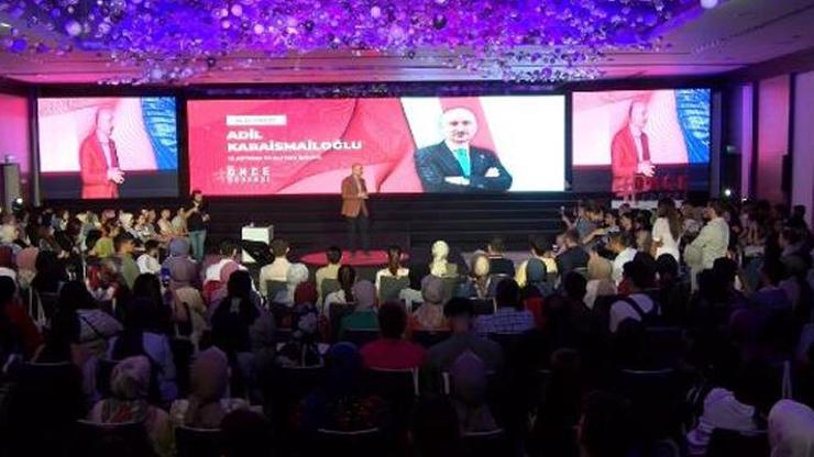 Bakan Karaismailoğlu tercih destek programında öğrencilerle buluştu