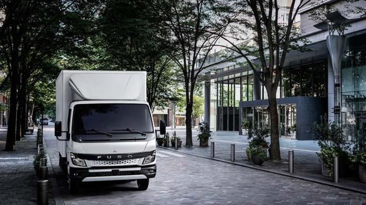 Yenilenen Fuso Canter Türkiye’de satışa çıkıyor