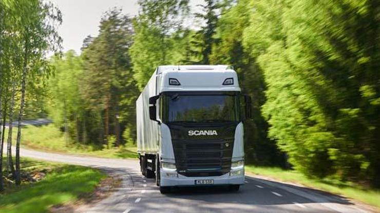 Scania elektrikli kamyon 300 km menzille geldi