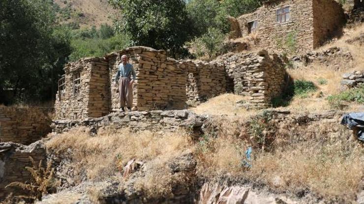 Köylerine terk etmediler, 28 yıldır yalnız yaşıyorlar