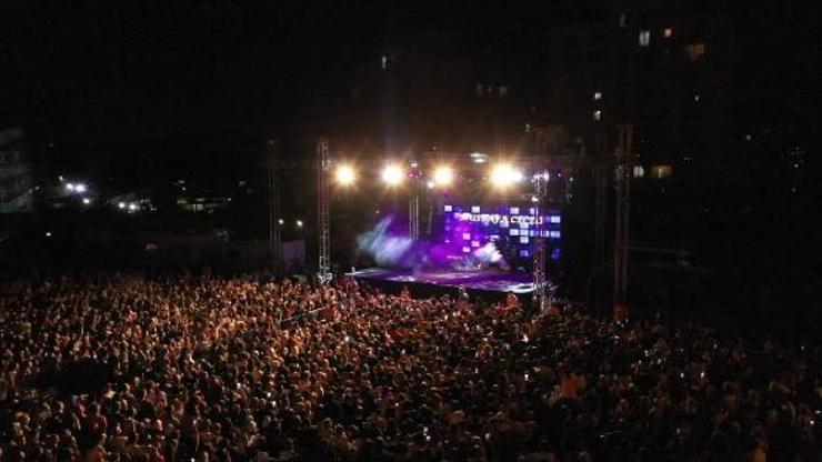 Mustafa Ceceli Başakşehirde sahne aldı