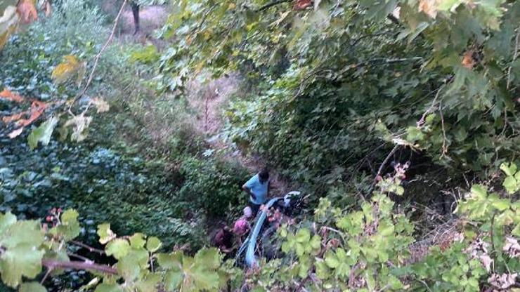 Erdekte otomobil şarampole devrildi: 5 yaralı