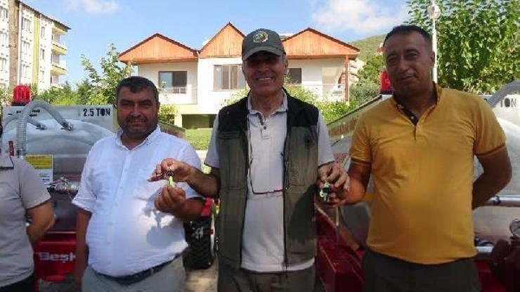 Anamurda orman yangınıyla mücadele için muhtarlara su tankı verildi