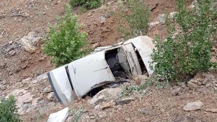 Feke’de otomobil uçuruma düştü: 2 yaralı