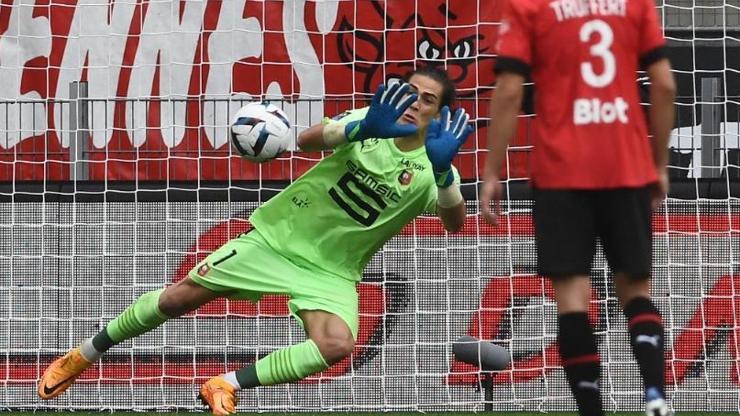 Doğan Alemdar penaltı kurtardı, Rennes kazandı