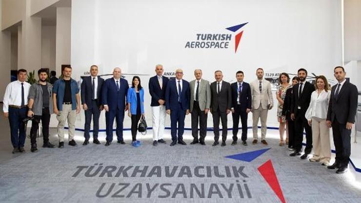 MCBÜ Rektörü Ahmet Ataç beraberindeki heyetten TUSAŞa nezaket ziyareti