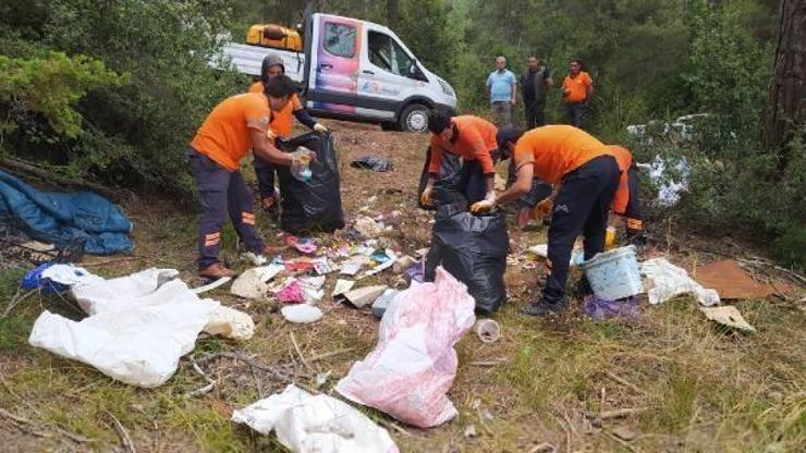 Çamlıyaylada ormanlık alana dökülen çöpler tepki çekti